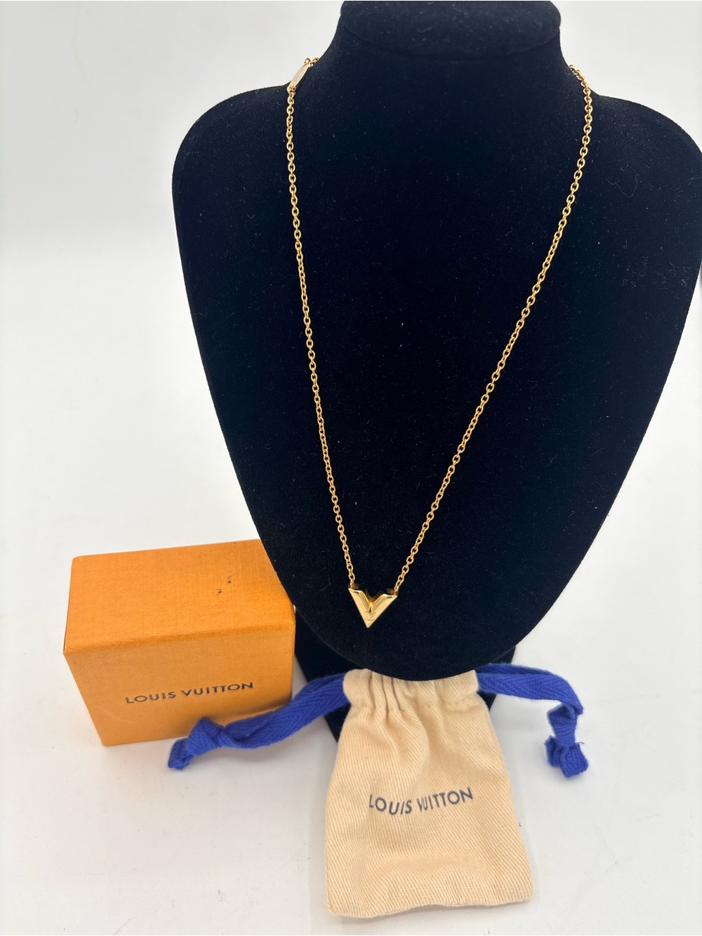 Louis Vuitton Gold V Pendant Chain Necklace